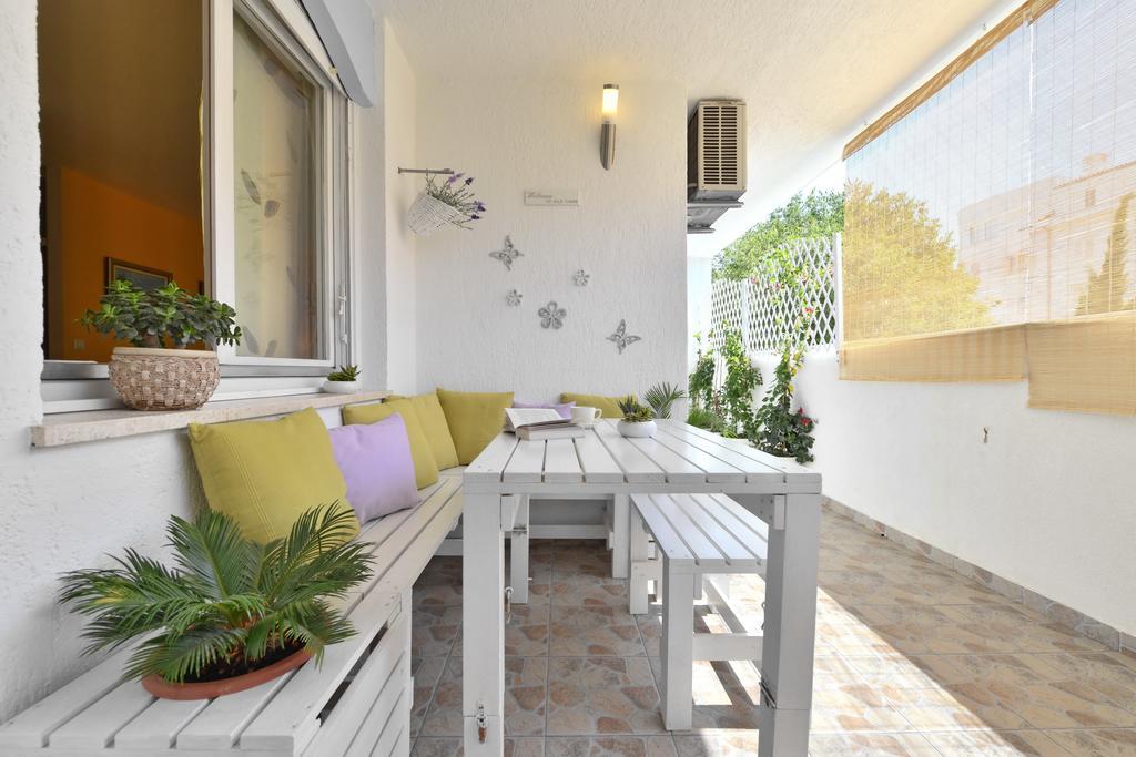 Cozy Beach Apartment Split Exterior photo
